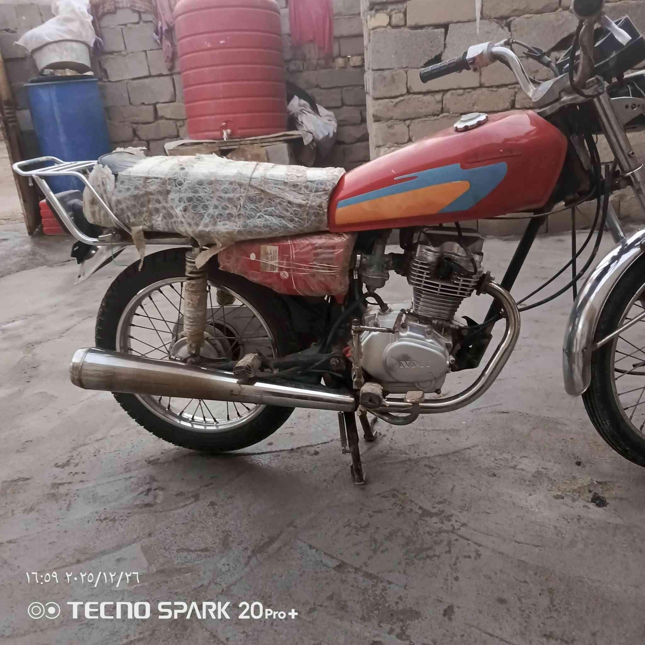 دراجه البيع نامة ام بوري الرفيع موديل 22 شهر 11 وكيلها سيد جعفر ابو الكحلاء السعر 800 وبيها مجال قليل الشراي يتصل على الرقم ***********
