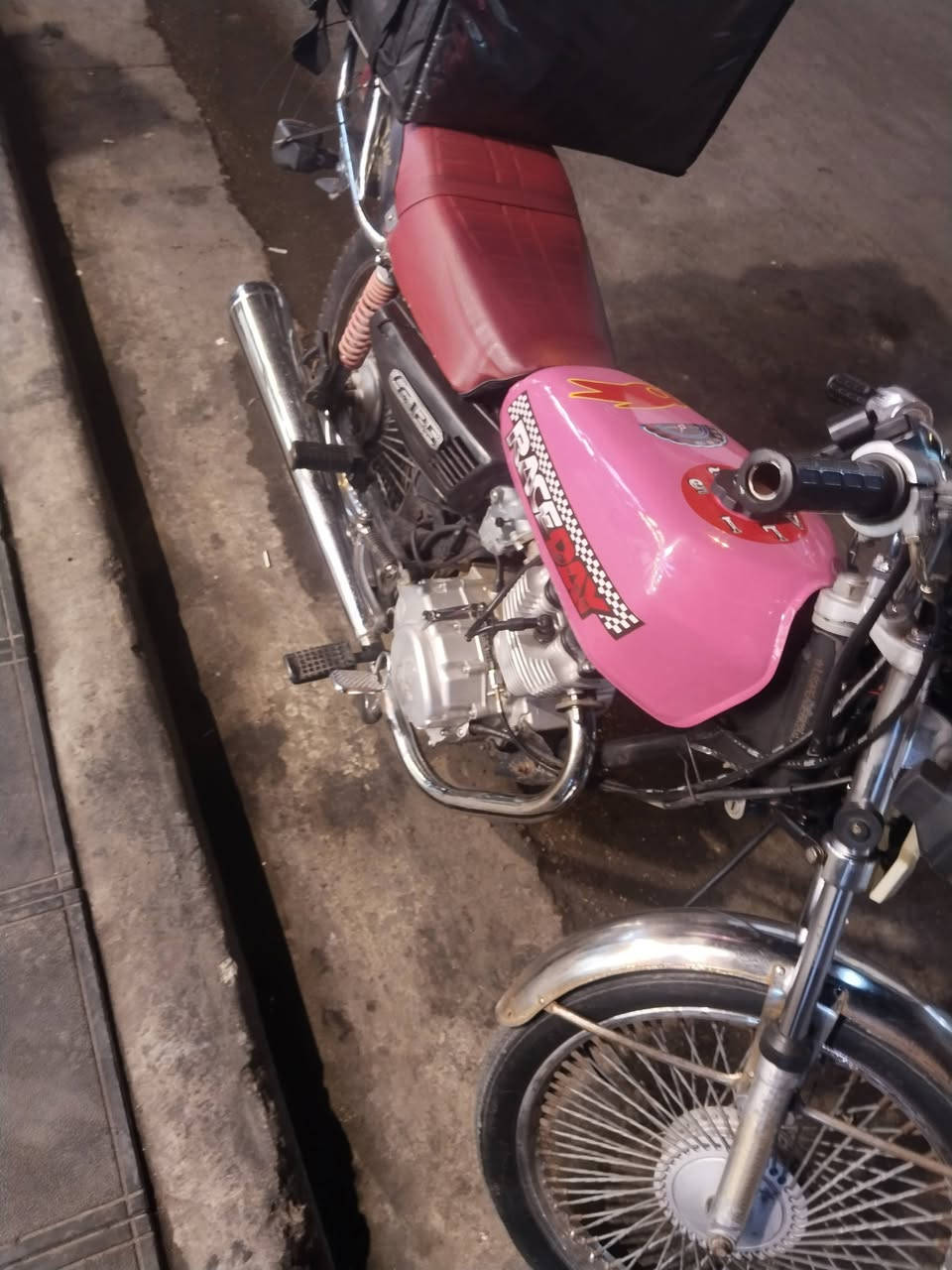 ايراني تايكر 2019 للبيع 

دراجه بس تبدل كلجات هيه سريع بس تبدل كلجات صير اسرع 
دراجه مكينه بيها ناعمه بشكللل صوتها حته من تمشي متسمعه شرط 
نوتقص دراجه 
تبدل ويل خلفي لئن ياكل بل. دسكات و ترتب كشن اما مكينه محيتاج الها شي بس كلجات تبدلهن سعرهن 35 

سعر دراجه 400 وبيها مجال 
شرط دراجه اوراق 5 سكنر 
*********** رايد بيعها لو بل عيد لو وره عيد بسبوع
