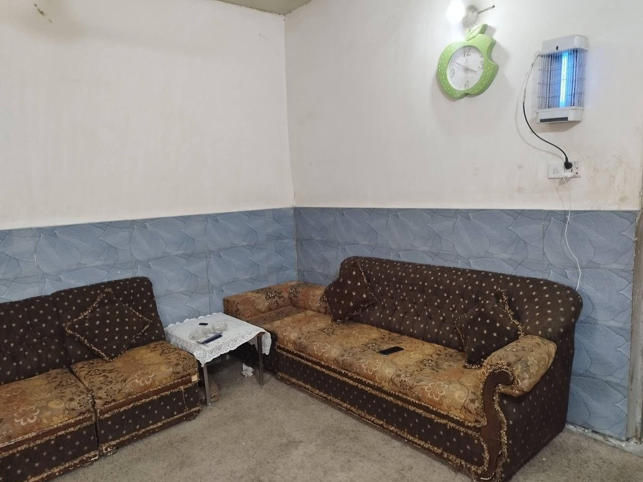 سلام عليكم عندي بيت تجاوز بل زعفرانيه شارع المعهد تبليط مجاري مي كامل مكمل ***********
