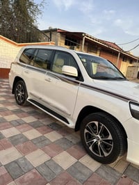 لاندكروز بريم فول  موديل 2020 ماشية 179 الف السونار مرفق بالصور رقم بغ...