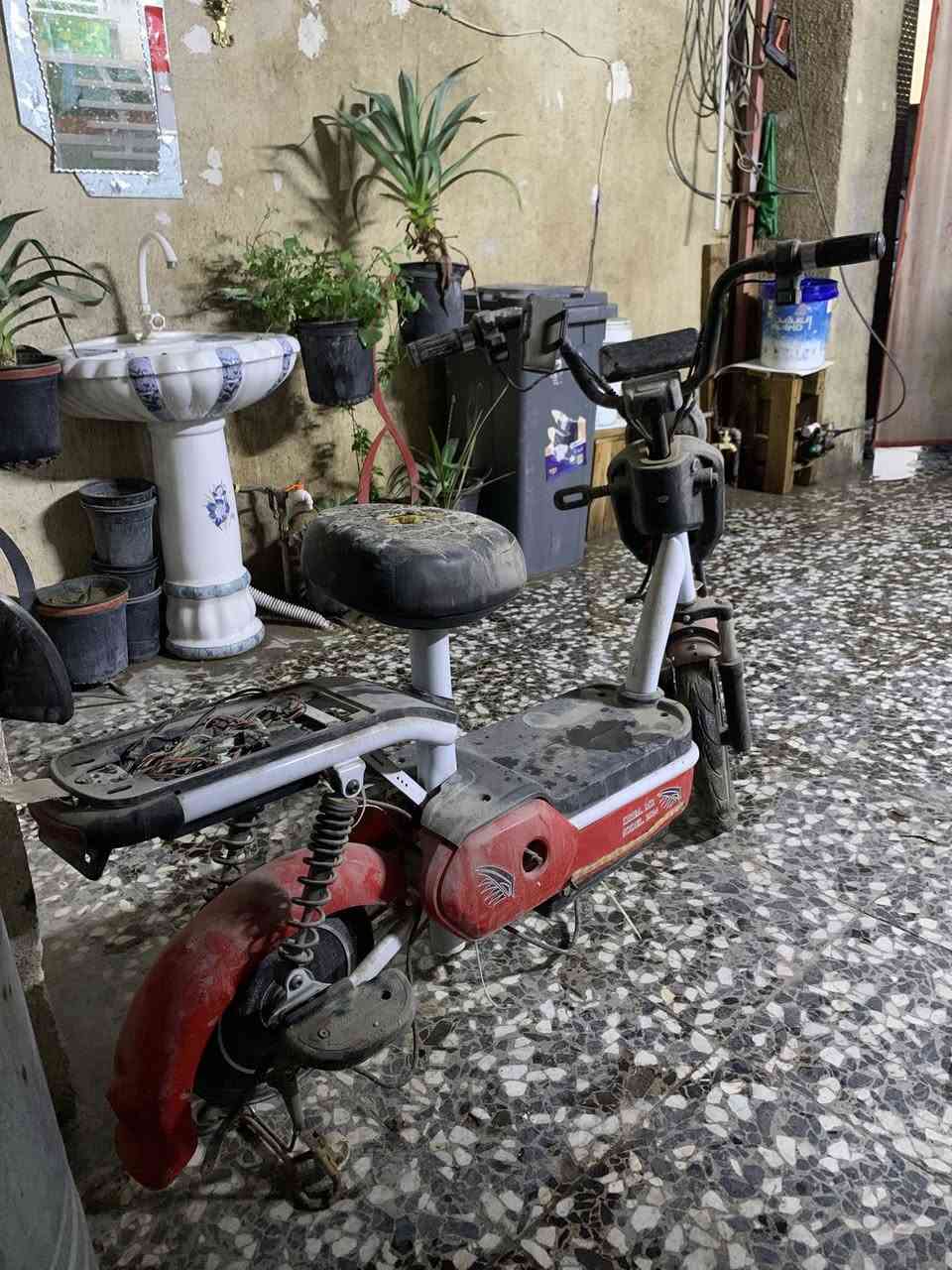 ‏عدلها ترات وبطارية  السعر150  
***********￼
