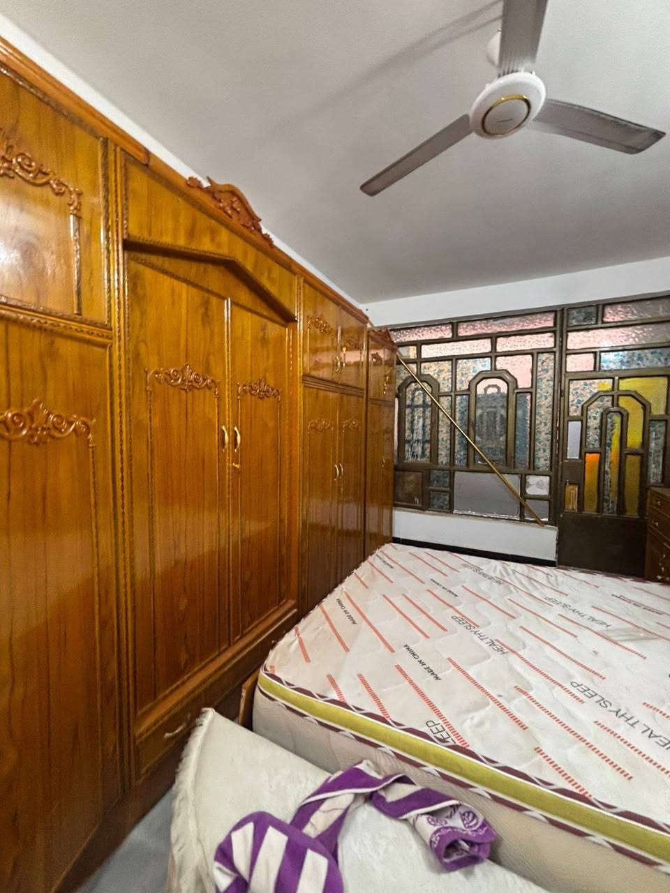 السلام عليكم غرفة ٧ قطع تصميم حديث نضافه ٩٠  بلميه استعمال شهر  مليون  ١٥٠ سعرها   صاج  عراقي  تفصال دوشك نفرين وياها  مكاني الحسينية  ***********
