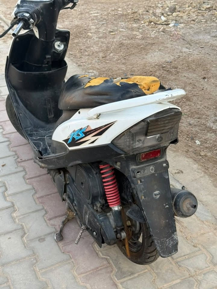سلام عليكم دراجه ماكس عدله أبيع هندر واكف دراجه نضيفه بس متروكه سعر ٢٥٠وبي مجال حك الجيه مكاني ميسان العماره تواصل فقط رقم***********
