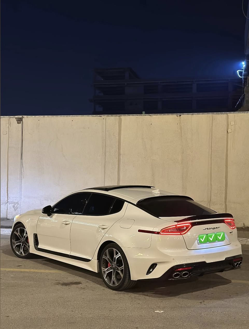 كيا ستينكر 2020 Gt2 
محرك 6 سلندر تون تيربو 
سياره فول اعلى شي بالستينكر 
داتو شو 
بصمة 
بنوراما 
كشنات تدفءة تبريد 
مري قلاب + شفط 
لايت داينمك متحرك + زنون بلاد 
جنطة شفط 
صدر امامي + خلفي بالكارتون 
تخم تاير جديد 
بدون اي نقص جاهزة حته دهن مبدل 
رقم بغداد الدولي تحويل ثاني يوم شرط 
صبغ اربع قطع / تخريب فقط بدون دواخل 
مكان سياره بغداد الكرخ 
السعر 179
***********
