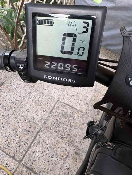 السلام عليكم دراجه ساندروس مال باله امريكي  ليثيوم حجم ٢٤ جديد كلش اي نقص مابيه تريده سكليتر تريده بايدر ينطبك يصير مال سفر 
مكاني بغداد الشالجيه السعر ٦٥٠ الف جوه سعره بهواي

***********
