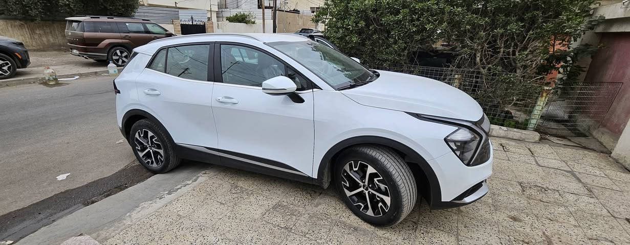 اسبورتج خليجي 2025
 ماشيه 14الف
  مكفوله من صبغ و تبديل و البارد 
رقم أربيل تحويل مباشر
بيه ملاحضة كلش بسيطه بالباب الأيمن و ما مبيه
23 و بيها اشويه مجال 
مكان السيارة بغداد شارع النضال قرب القصر الأبيض
***********
