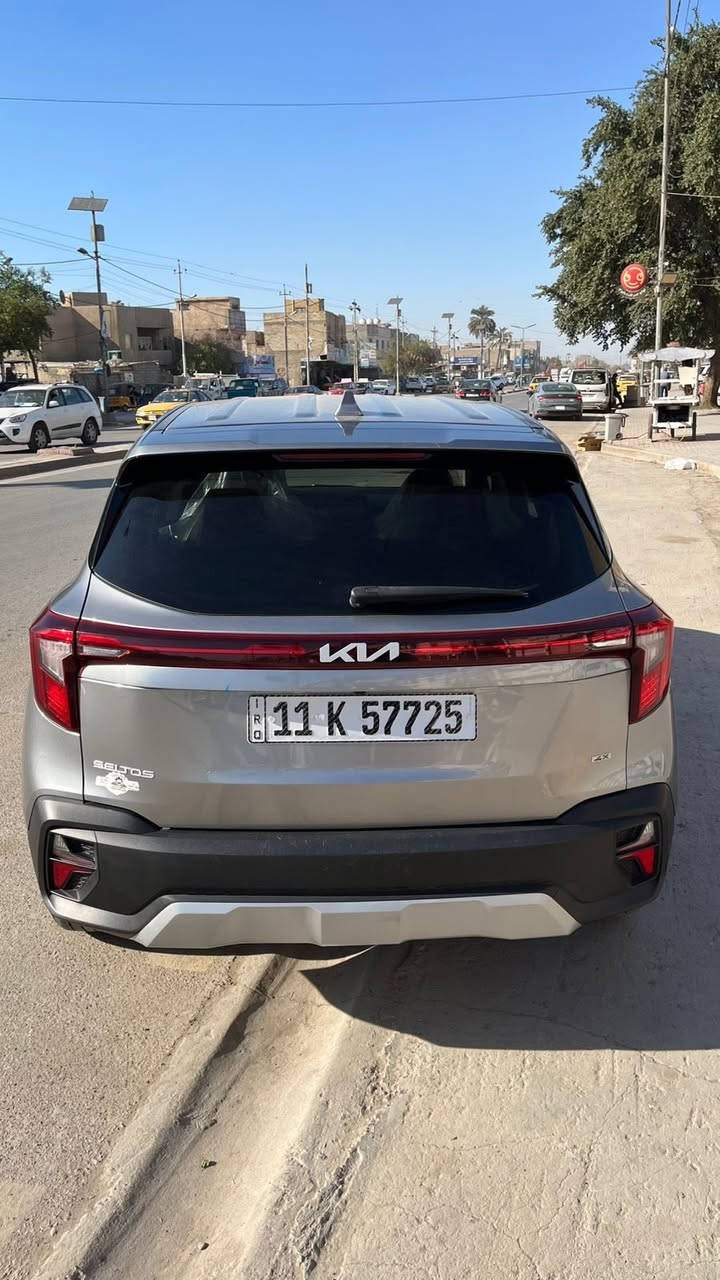 السلام عليكم كيا سليتوز موديل 2024
رقم بغداد بسمي جاملغ وبنيد من امريكا مصلح وكامل 
كير 
محرك 
صدر 
تبريد 
كهربائيات 
تخم تاير 
كلة مكفول شرط بدون اي نقص كلوب بدشبول ممشتغل كله نضيف 
المواصفات شاشة كبيرة 
حساسات امامية خلفية 
رادار 
اوتو ستوب 
فور ويل 
محرك 2000دوش ابو القطرة 
السيارة ماشية 38 
المكان بغداد الدورة 
السعر مناسب جدا مال بيع 149 
رقمي *********** اتصال فقط
