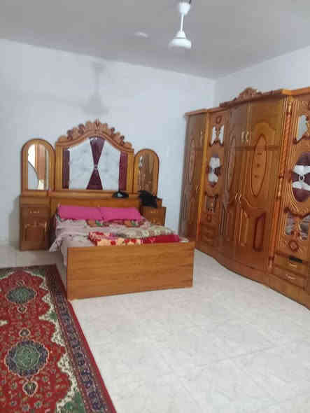 سلام عليكم
بيت للبيع زراعي بحي الكوفه 

مساحه ١٥٠م 

بناء طابوك عكاده مرتب وجديد 

يتكون من 
ديوانيه مطبخ صاله غرفتين وصحيات ومنور 
 
السعر [٥٥]وقابل للتفاوض

لاستفسار مراسلة الحساب أو الاتصال على الرقم 

***********
