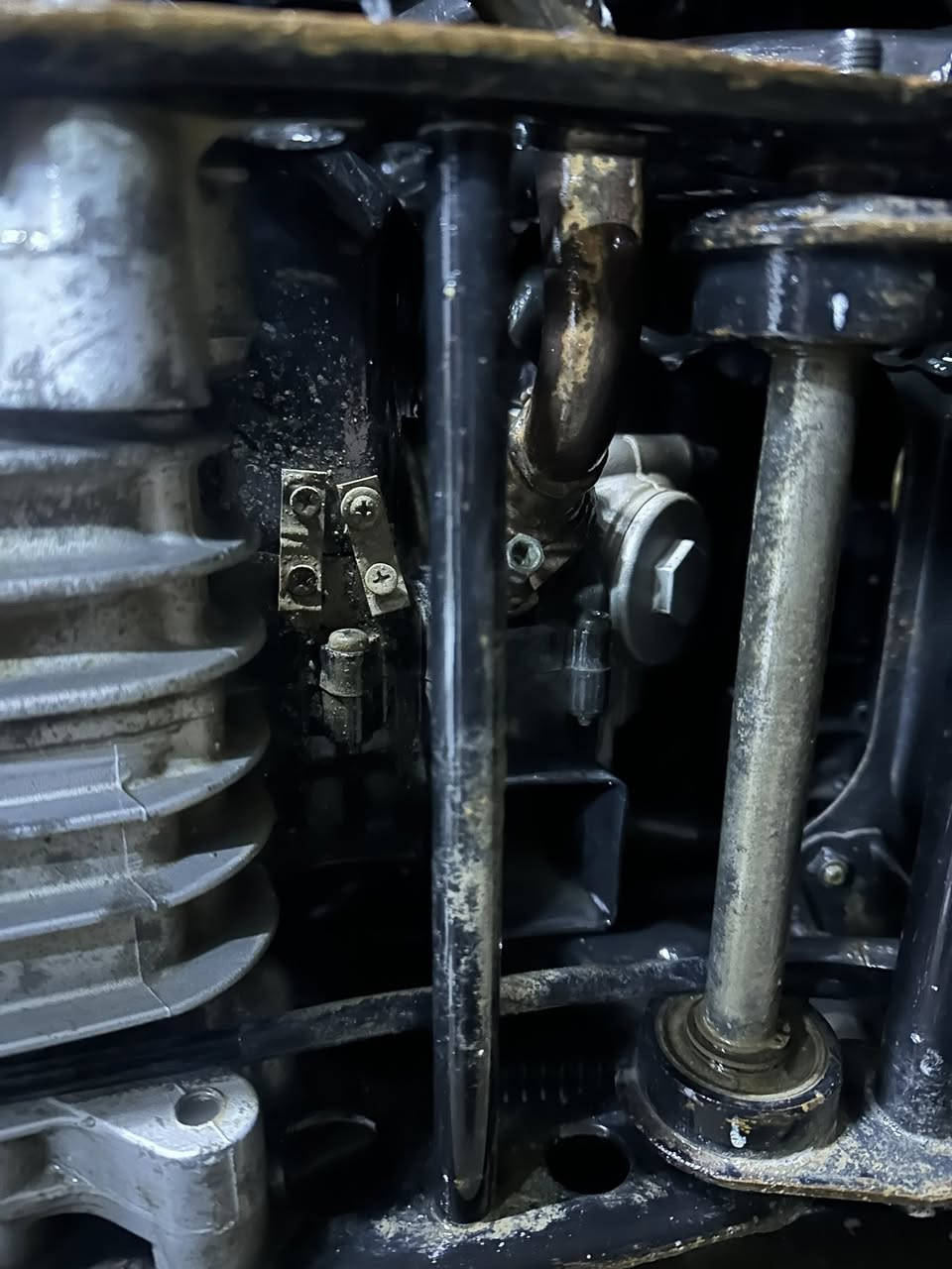 بوليس مصطره للبيع موديل 2013لون مميز كفر اصلي مكينه خير من الله الدراجه جاهزه سعر خاص أو ***********
