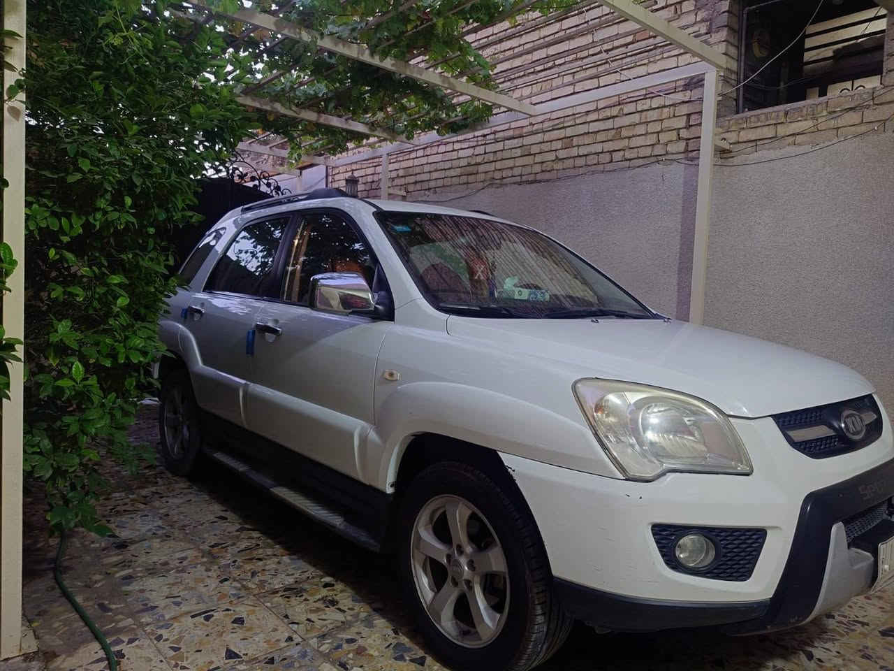 السلام عليكم سبورتج 2010 خليجي ماشية 147,000 محرك 2000 بدون صبغ بدون تبديل السعر 127 $ مكاني بغداد الحرية 
***********

