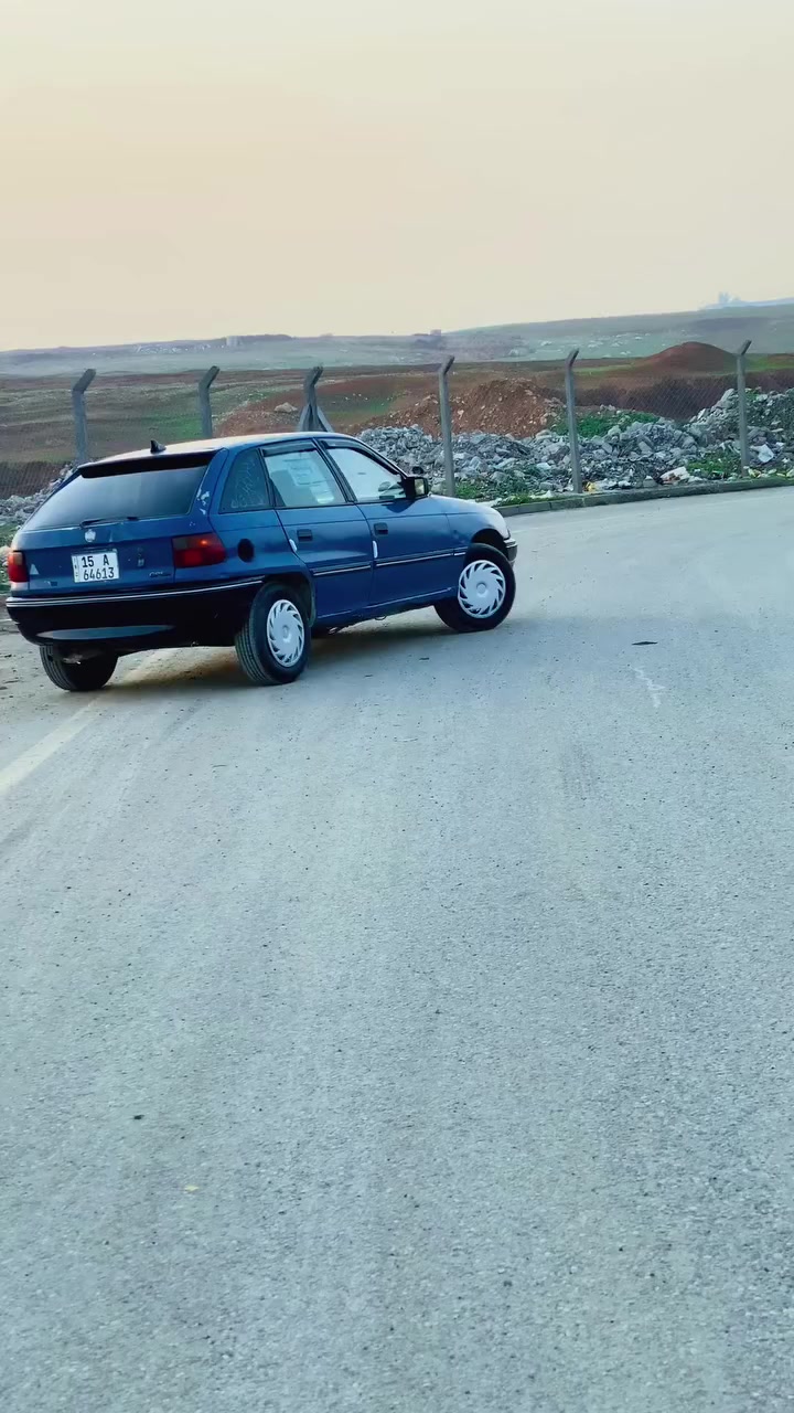 السلام عليكم استرا 16 موديل 92 كير محرك شرط قطاره بأنزين بدون ضرر سنويه بأسمي  رقم دولي انبار اني شرعي كابون بأنزين شرط تحويل مكاني موصل الأيمن #سعر 31 بيها مجال بسيط رقم ***********
