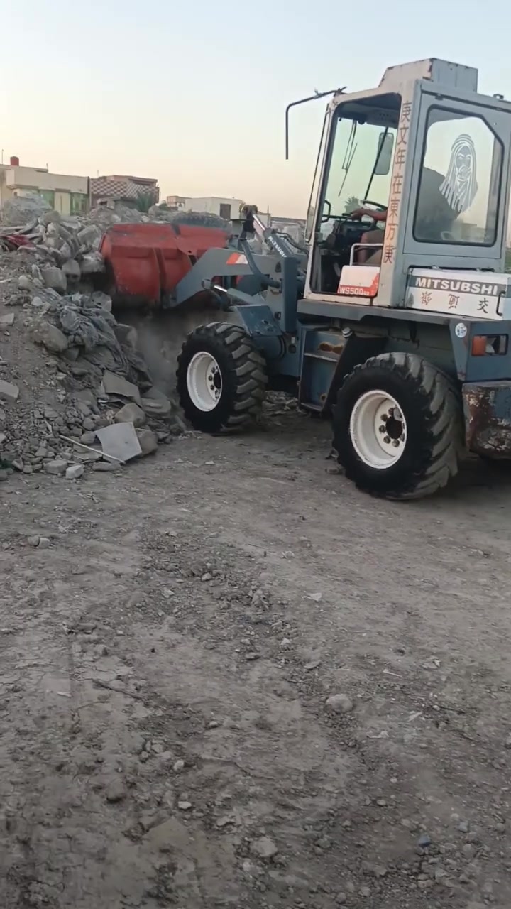 السلام عليكم شفل ميتسوبيشي موديل 95 تحويل ثاني يوم ماكينه جاهزه للعمل رقم بغداد تحويلي‏‪***********‬‏
