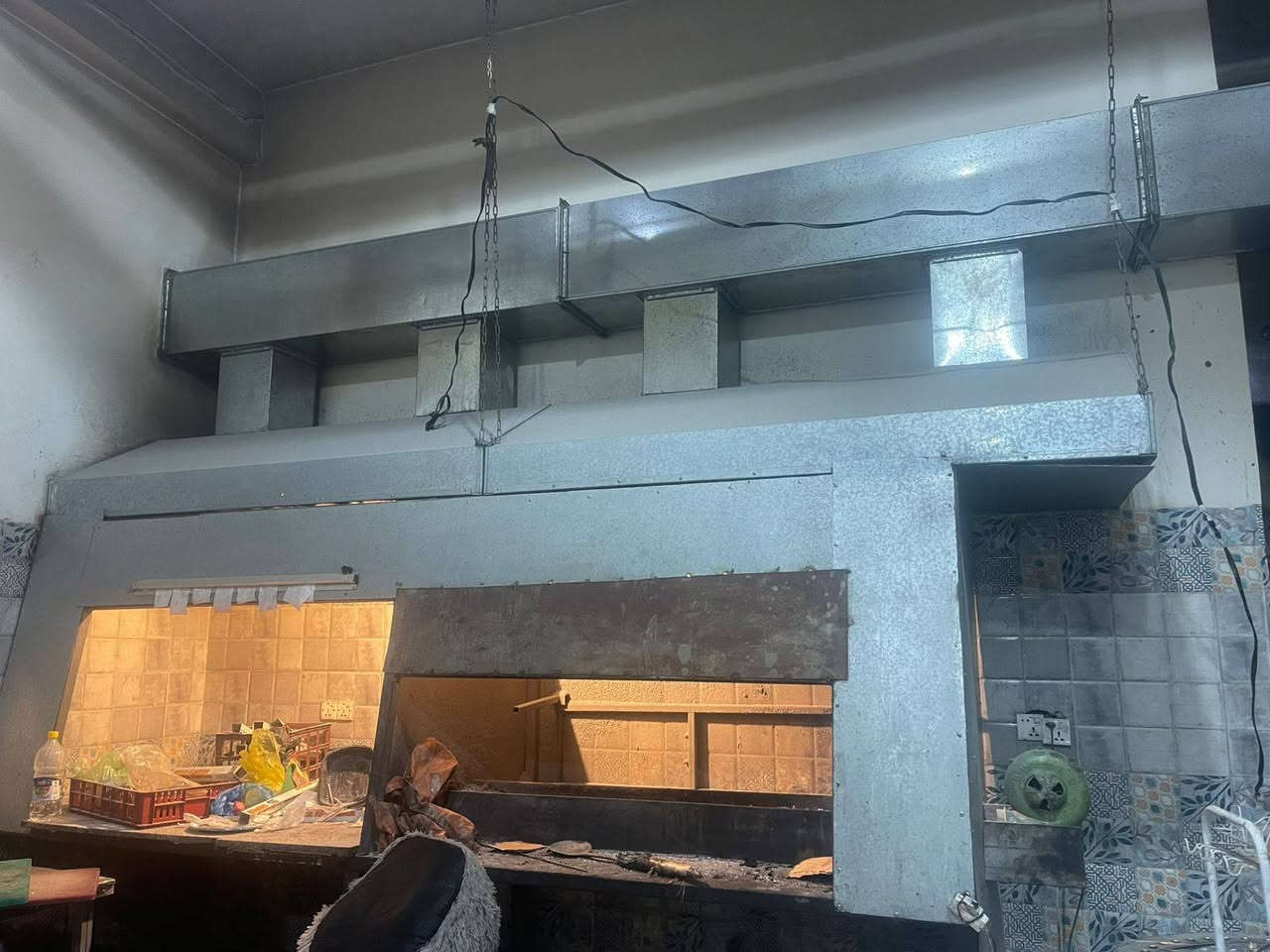 غراض للبيع كلمن وسعره
السلام عليكم ورحمة الله وبركاته
مصعد كامل مع الكهرباء والجوزات مالته ب٢٨٠
حماية عراقي ٦ بلانك بدون بلانكات ب١٥٠
سنك غسل السطح مالته مرمر مع خلاطه ب٨٠ الف
شواية مال كباب ودجاج واجنحه حجم ٤ متر مع دكت ب٣٥٠
دكت حجم متر ونص في متر ونص طول ٤ متر ب١٠٠ الف
رفوف ٧ طوابق ورفوف ٣ طوابق ورفوف ٤ طوابق كلهن ب٥٠٠
براد طرح كله سل ستيل داخل وخارج ب٤٠٠
ميز تقديم تفصال طول ٥ متر وعرض ٨٠ سطح مرمر ب٣٠٠ الف
طباخ جبير ٦ عيون كله سلستيل تركي اصلي ب ٦٥٠
عارضة مقبلات ١٠ بلانك كبير ب٣٠٠ الف
متبله فاكيوم سلستيل مال  تتبيل لحم ودجاج ب٤٠٠
  مع جهاز كامل ب٦٠٠ الف RB سستم كاميرات ١٨ كاميرا نوع 
خلاطات كاتم اصلي عدد ٢ ب٩٠ الف
مرايات لمس عدد ٤ ب٨٠ الف
كراسي جلد تركي اصلي خشب زان عدد ١٢ الواحد ب٧٥
منقلة فحم تفصال ب٥٠ الف
قاطع للصحيات ب٧٥ الف
اوفن ماركة وستن ب١٠٠  الف
اماعين وطوس بيهن ٣٠٠ قطعة شلع ١٨٠ الف
ميوزة سطح سلستيل عدد ٣ كلهن ب٢٠٠ الف
ميز بارستا حجم ٤ متر سطح كرانيت ب٣٠٠ الف
ديكور باريستا مكان السيروبات ب١٥٠ الف
عارضة تبريد ماركة ايكور ب٣٠٠ الف
ميوزة ١١ ميز وكراسي ٤٤ خشب زان ب٢٣٠ الميز
وبعد غراض هواي الحاب يستفسر ع الوتساب او يريد يرمشلي واني اتصل بي واللي يريد الغراض شلع هم اداري
***********
