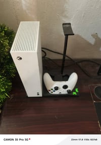 إكس بوكس سيريس إس للبيع  جهاز ما مفتوح كامل ملحقات كارتون موجود كيبلات...