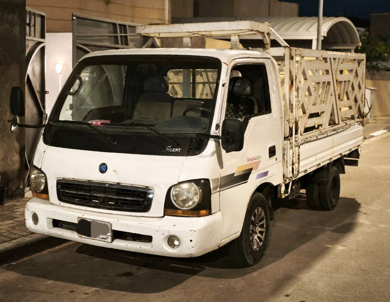 السلام عليكم بنكو فواتيره مديل 1997 السياره رقم بصره  السياره تجي تشوف شوف العين السعر 53 مكاني البصره ***********
