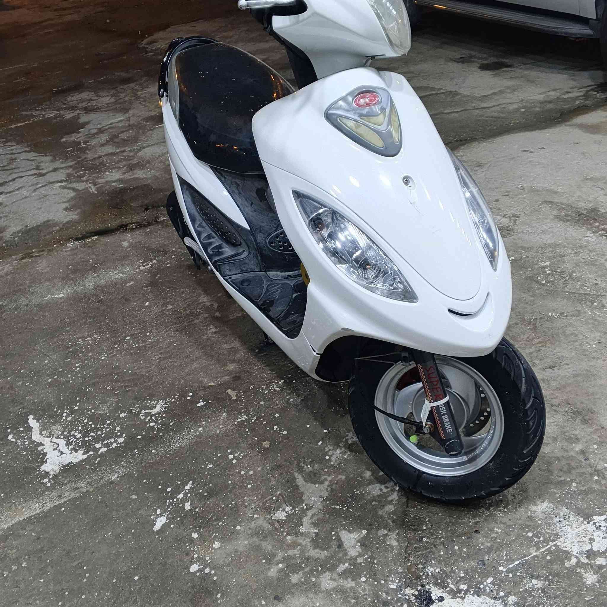 السلام عليكم دراجه كامكو V2  موديل 2016 للبيع مال جناي نضيفه مصبوغ عام لجماليه ولباقي كلشي مكفوله كفاله عامه  كلشي شغال كهربائياته عداد بانزين عداد سرعه لايت نكره سلف
حساس بيئه بكلايت كرستال بلاد طلاعاا اشاير لد كبير 
 شراي  يتصل  وبي خير ويدلل مكاني ناصريه
***********

#السعر_750وبيه مجال #خاص_مغلق⚠
