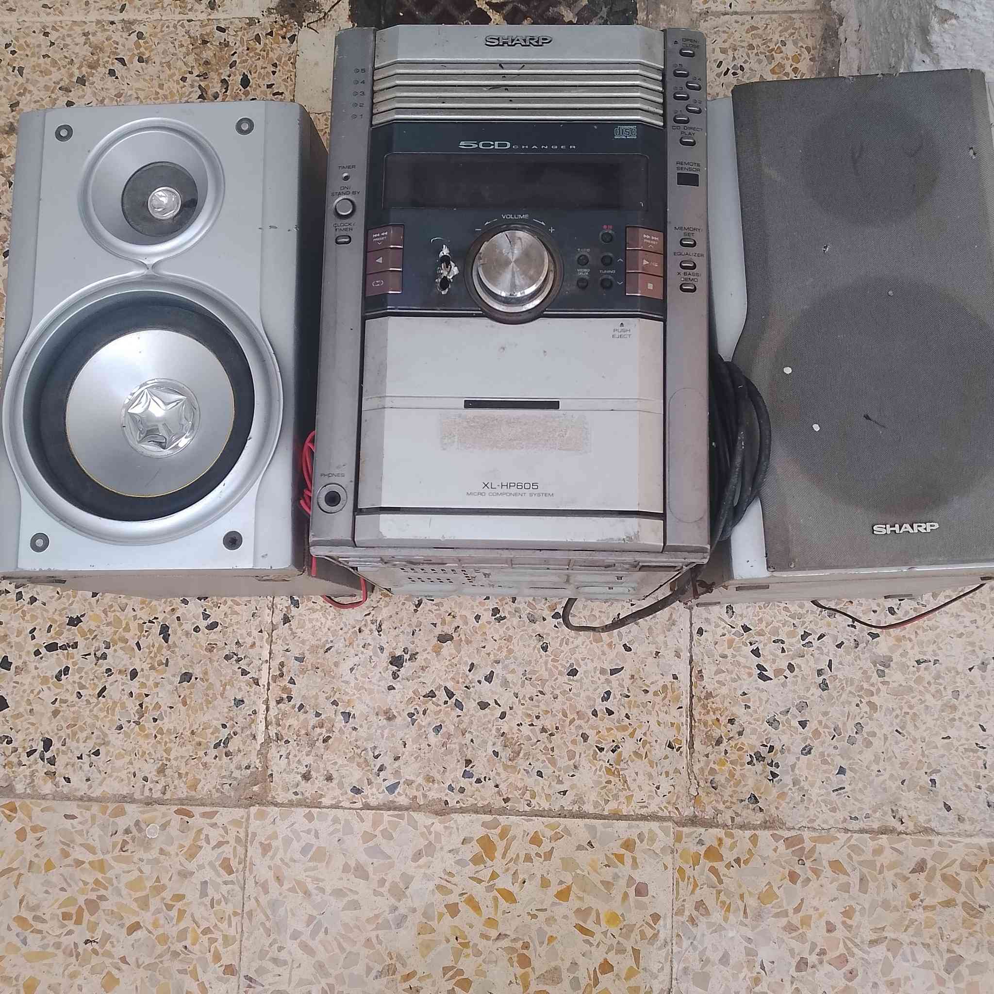 السلام عليكم عندي سماعت للبيع معرفع عنه اي شي السعر 20 وبي مجال شي بسيط وهاذا الرقمي (***********)
