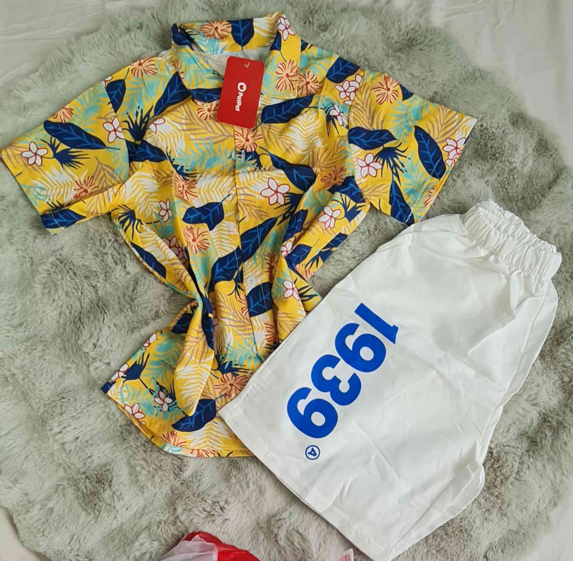 تصوير واقعي: كل الصور حقيقية 100% وبدون أي فلاتر (اللي تشوفيه بالصورة يوصلك نفسه).
​خامة خيالية: ملمس ناعم جداً ولطيف على بشرة الأطفال.
​تنوع المقاسات: متوفر من عمر 6 أشهر ولغاية 14 سنة.
​أسعار تنافسية: تبدأ الأسعار من 5 آلاف وتصل إلى 7 آلاف دينار فقط!
توصيل بسماية الف
القياسات واسعار القطع تحت الصور


**إذا كنت صاحب هذا الإعلان وتريد حذفه لأي سبب، رجاءا أرسل رسالة إلى الدعم الفني**