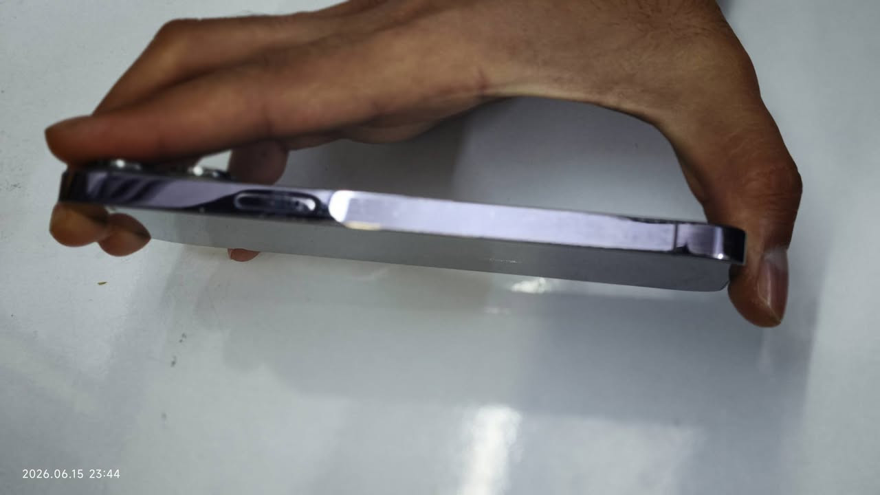 سلام عليكم
ايفون 14برو ماكس ذاكره 256 شرق أوسط كارتونه وكيبل اصلي 

بطاريه 76 بلاديه 

الجهاز ما مفتوح ضمان 

مبدل ضهر بالليزر فقط 

السعر 850 

عنوان بغداد 

متواجد خاص


**إذا كنت صاحب هذا الإعلان وتريد حذفه لأي سبب، رجاءا أرسل رسالة إلى الدعم الفني**