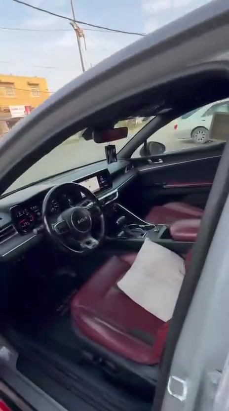كي فايف GT 
فول 
اعلى فئة
بيهه صفحة صبغ
جهة عكس السايق
بدون دواخل محرك 2000
رقم بغداد معوقين
السعر 155 وبيها مجال ***********
