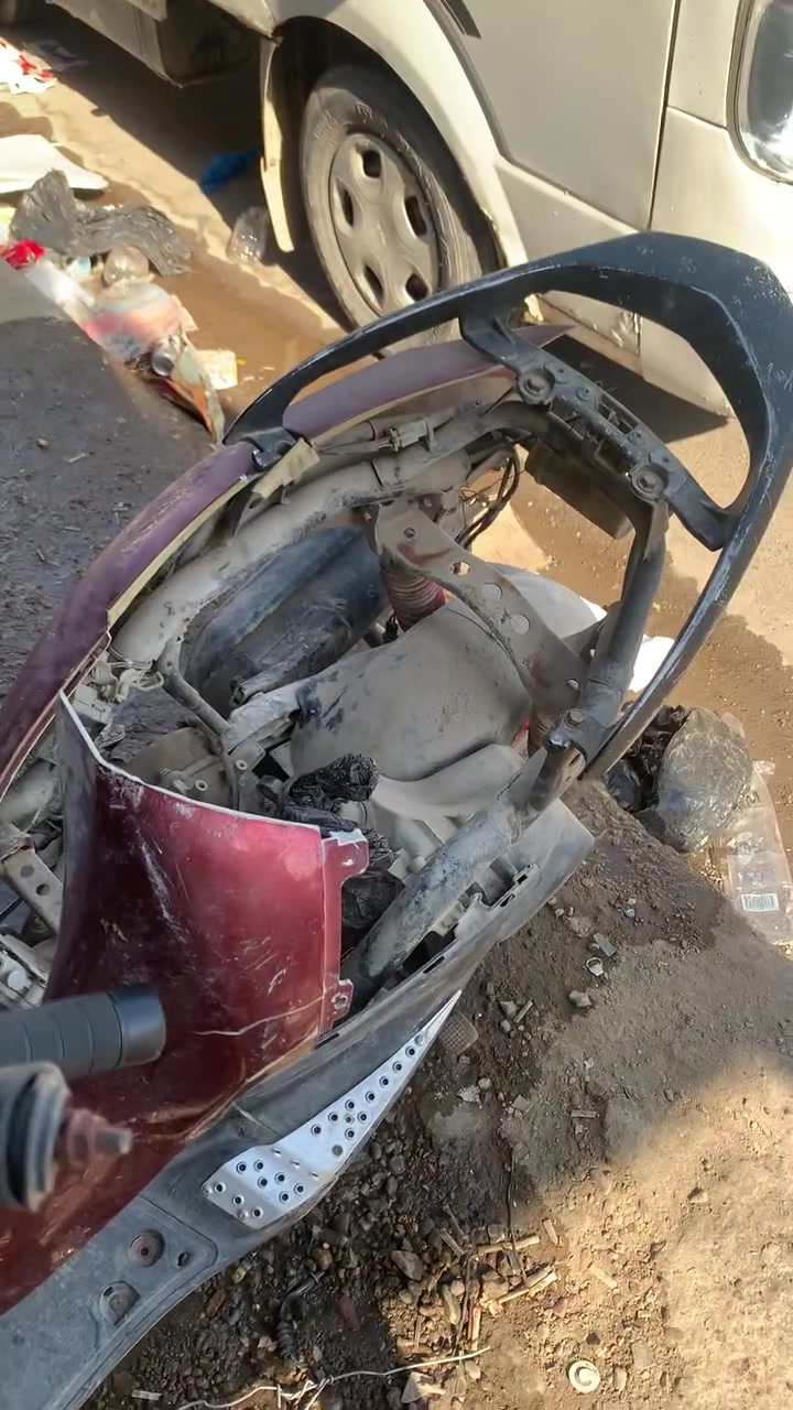 السلام عليكم سكنس ابيعلك هيج  تاخذه غراض كامله عنوان ثالعبه بوب شام ١٥٠ ألف كله اصلي الغراض بيها ***********
