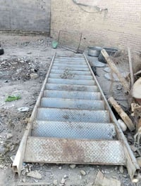 درج حديد للبيع السعر 400 ألف للأتصال 07822180851