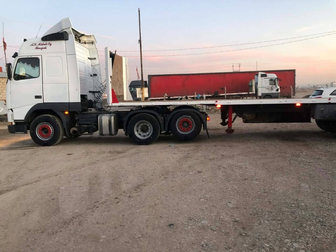 السلام عليكم فولفو للبيع 2001 رقم اربيل حجم المحرك 420 راسه عربانه 13 60 طول تبريد ثلاث دنانير عنوان دوز رقم الهاتف ***********
