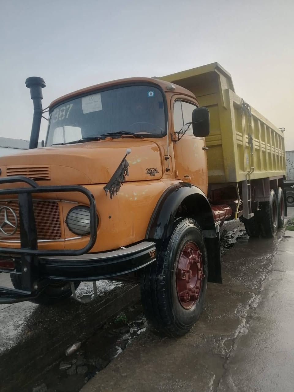 � للبيع لوريات عدد (2) 🔹
🚛 الأول:

 • الموديل: 1979
 • السعر: 55,000,000 دينار

🚛 الثاني:

 • الموديل: 1980
 • السعر: 60,000,000 دينار

📌 اللوريات بحالة جيدة وجاهزة للفحص
📌 البيع جدي

📞 للاستفسار والتواصل:
***********
***********
