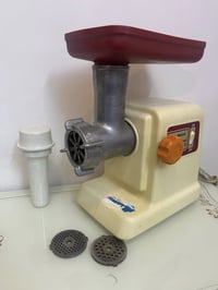 مثرامة لحم • حجم وسط • نشونال ياباني