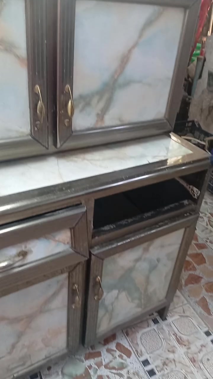 سلام عليكم كاونتر ا المنيوم نضيف داخل خارج مجراته موجودات كلهن رايدي 60وبي مجال بصيط عنوان بغداد حي العامل ***********8
