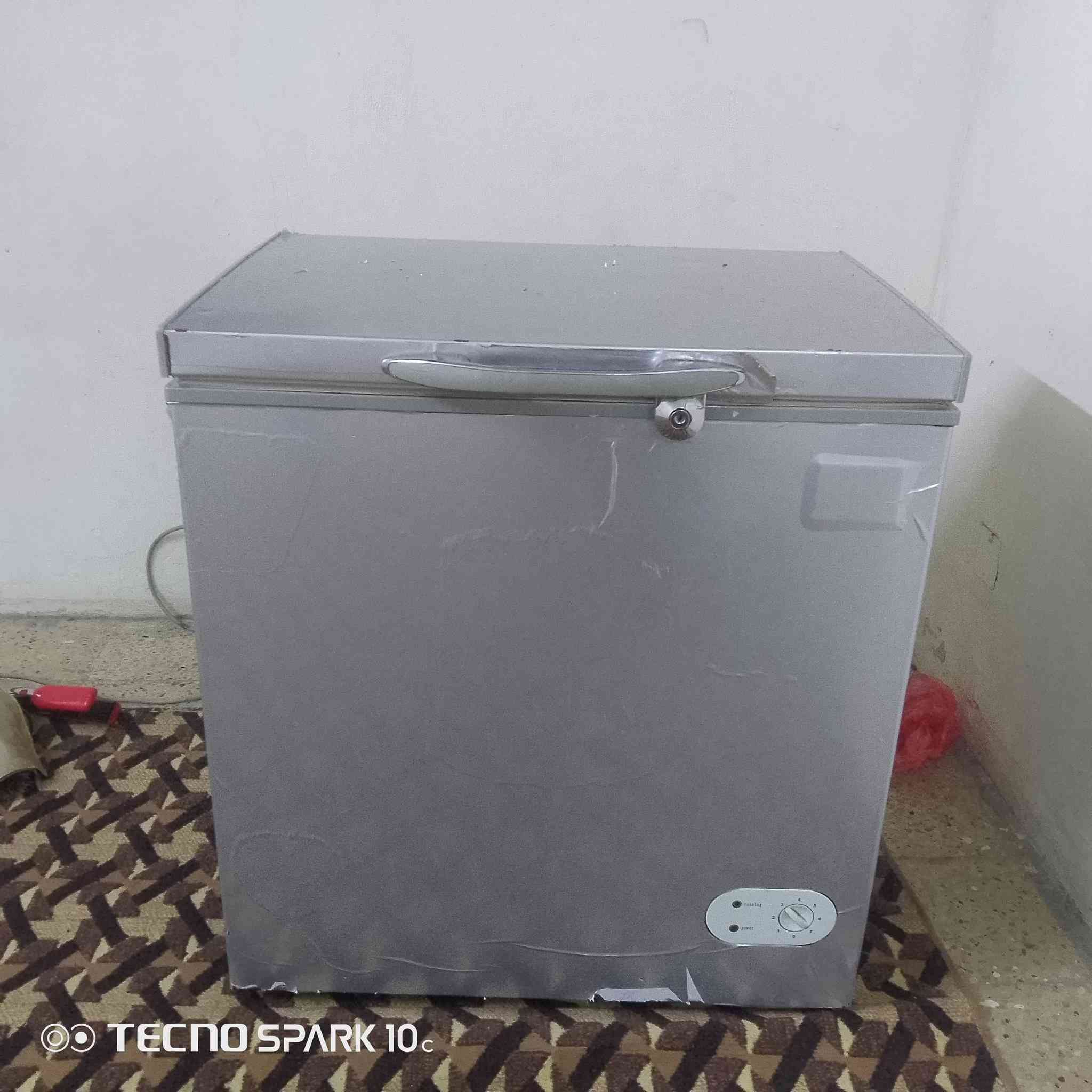 سلام عليكم مجمدة اخت الجديده شغالة الماطور جديد السعر 150وبي مجال العنوان بغداد المحمودية هاتف '***********
