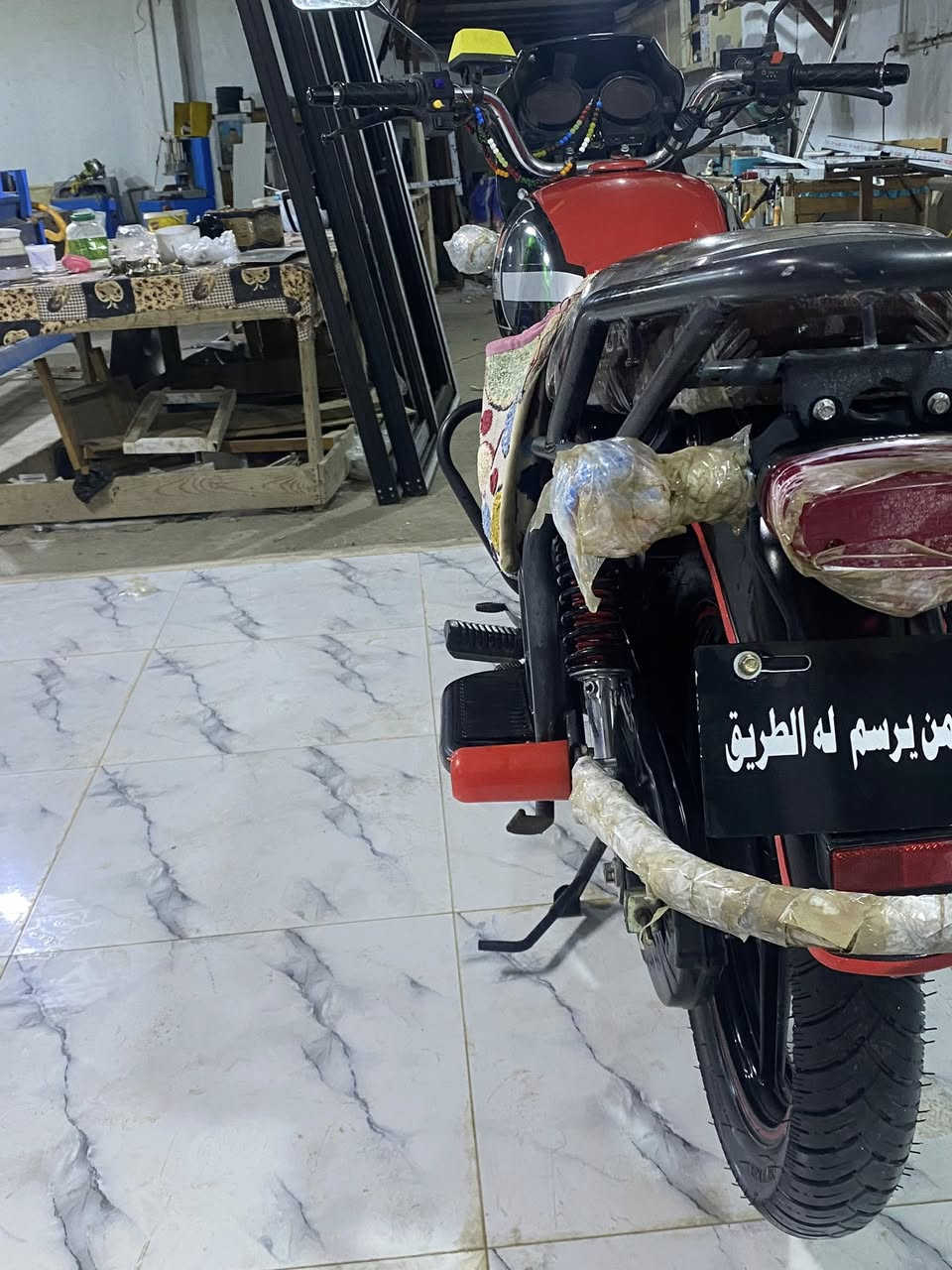 السلام عليكم دايوان موديل 25 مكينة 200  أوراق سحب ماشي بس شي قليل كهربائيات مفوله دراجة مكفولة للاستفسار ***********
