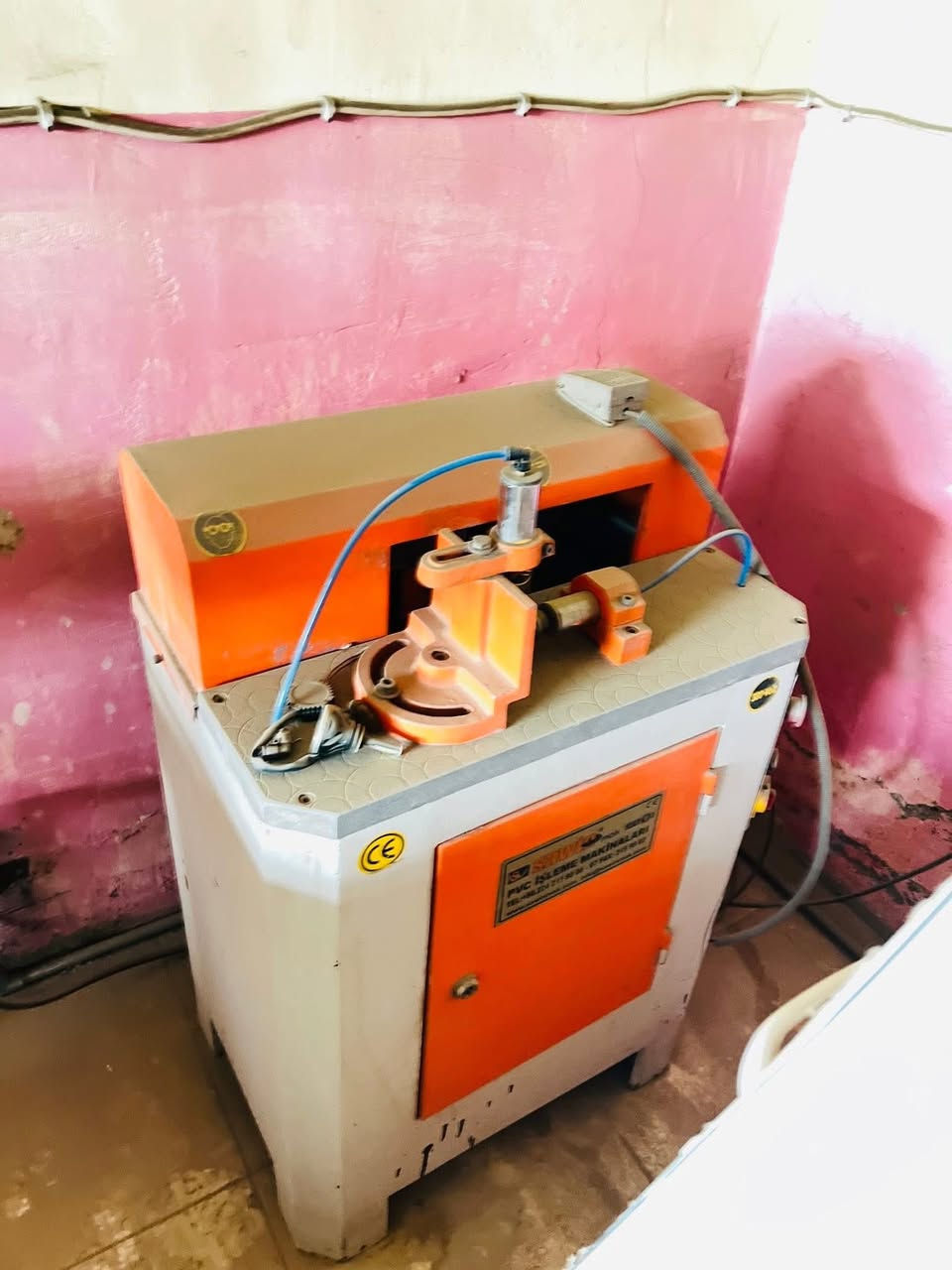 معمل بلاستك كامل لبيع استخدام قليل جديد المعمل
السعر 6 مليون 
المكان تكريت حي صناعي
الهاتف ***********
