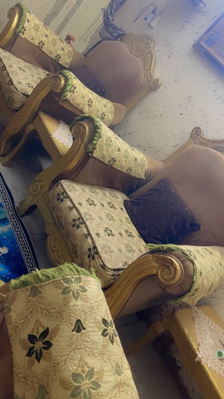 السلام عليكم تخم قنفات 10مقاعد يرادله  تعديلات بسيطه 250 وبي مجال مكاني المشتل الاستفسار الرقم***********
