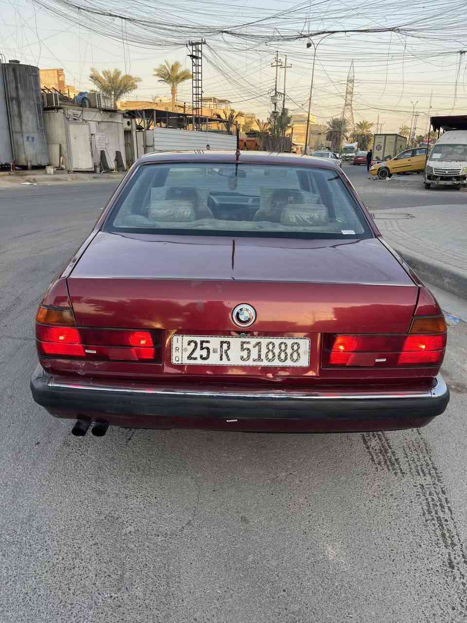 السلام عليكم بي ام 1991         730 مكينه 6 سلندر بلادي السياره بدون اي حادث بيها صبغ عام لجماليه رقم دولي وهزه جديده وسنويه 2030 مكينه وكير بلادي صدر تايرات كله جديد كهربائيات كلها شغاله وسياره جاهزه من كلشي مكانها بغداد السعر 46 وبيها مجال ***********
