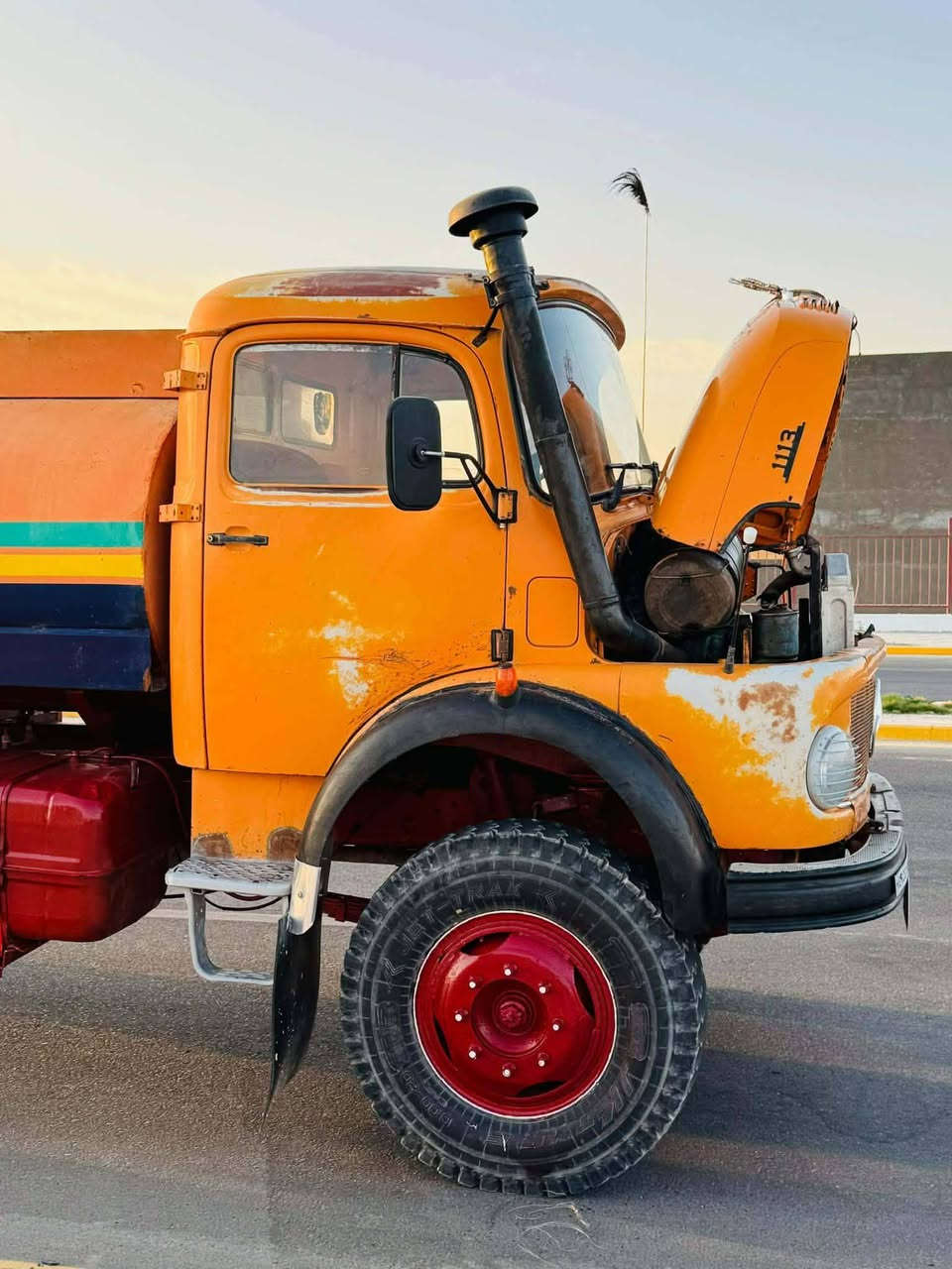 سلام عليكم ابوردين للبيع موديل82 وضع الشركه رقم نجف نكليزي بسمي تحويل ثاني يوم  قماره مكفوله من الصبغ شاصي مكفول  تنكر جديد تخم تاير الاستفتار ***********مكلف بنشر
