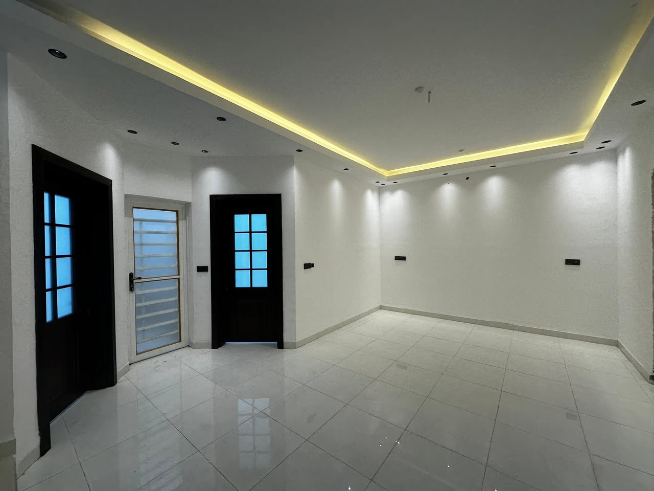 150 متر واجهة 10 طابو زراعي سند 25 
4 غرف نوم والبناء درجة اولى طابوك جمهوري 
شارع 80 جهة كربلاء خلف المحطه 
واتساب ***********
