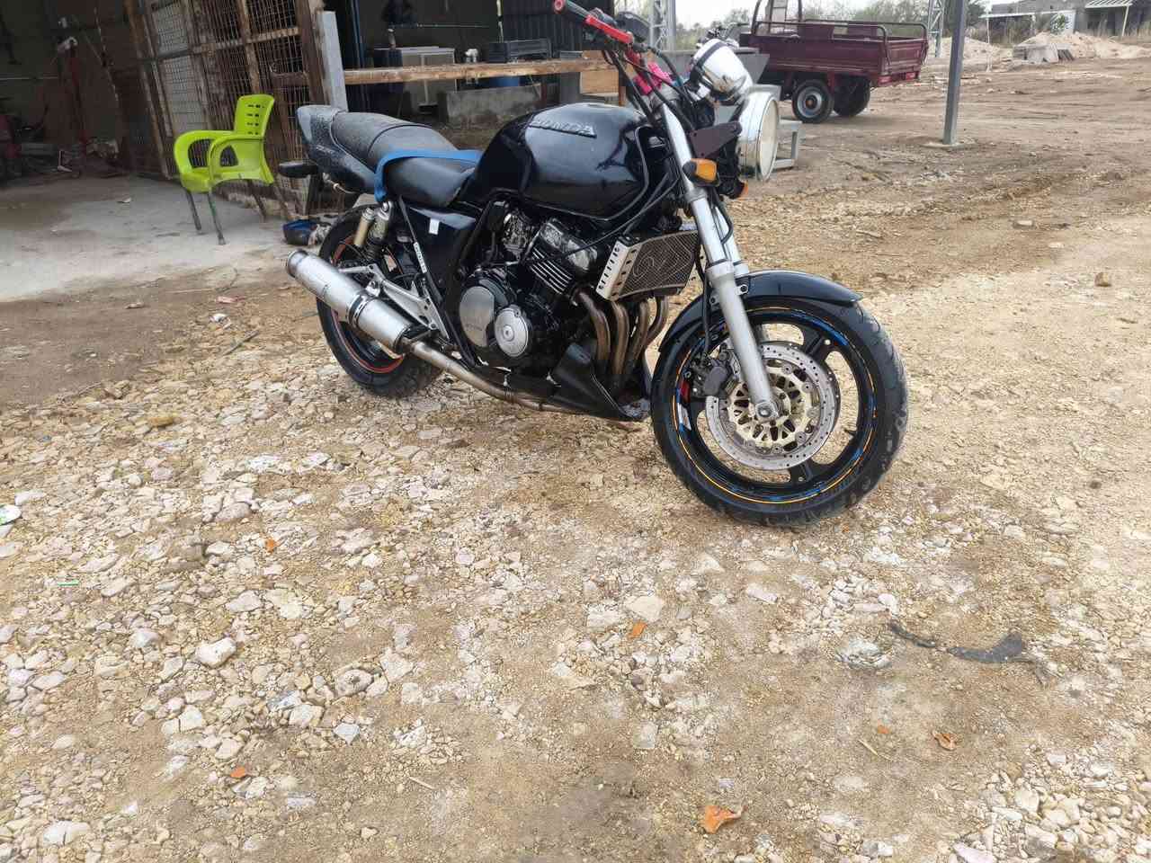 سيبي فور جيل اول للبيع موديل 2000اوراق دراجة مانقصه شي كهربائيات كله جاهزه محرك شلعه ومعدل  ونعومه خير من الله السعر 1500وبيه مجال لشراي مكانه حله القاسم ***********
