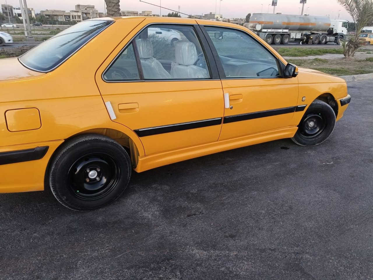 السلام عليكم بيجو باص موديل 18تحويل مباشر كير مكينه وتبريد وصدر مكفولات بدون تبديل بدون صبغ بس طخه بل حافه مال جاملغ بس مكاني بغداد
***********
