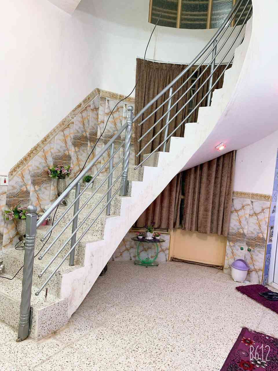 اللهم صلي على محمد وآل محمد
⛔ دار للبيع 🏛️   
📍 العنوان :  حي  الفرات  شارع الصب 
📈 المساحة   100مربع
⛔الواجهه  8 *12 كونكريت 
يتكون من
- غرفة نوم  
- صالة  
_ مطبخ 
- استقبال 
- مطبخ
_صحيات 2
☎️ للأستفسار والمعاينة الاتصال على :
***********
الرقم يحتوي على واتساب 
📍 زيارة مكتبنا الكائن في : حي الصدر الاول السايدين قرب مطعم كباب نذير 
📥 مكتب أدم
#عقار_للبيع #اكسبلور
