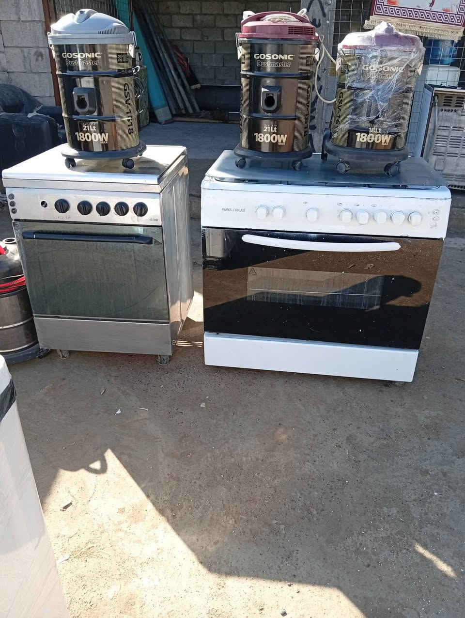 طباخات للبيع . و مكانس كهربائيه شرط لتشغيل . غسالات + مدات طول المده 3 أمتار السعر 10 .. المكان قريه الجرف   . ***********   ***********
