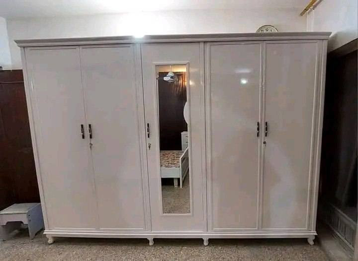 عروض وتخفيضات بسعر المعمل 💥
.
#ملاحظة :: جميع الصور محفوظة بيع اثاث قنفات احذرو من الصفحات الوهمية تسحب بصور وتنشرهن / جميع الصور شغل معملنا الخاص 
.
يتوفر بالالوان الصاج و الابيض علما النجارة عراقية 
.
#ملاحظة :: عدم ذكر الاسعار لاختلاف الموديلات 💥

للحجز والاستفسار مراسلة الصفحة او واتساب او اتصال ع رقم ***********
.
 (كناتير / بوفيات / جرابي / ميز مراية / غرف نوم)
الشغل نجارة عراقية / خشب عراقي
.
التوصيل والشد مجاني لجميع مناطق بغداد 🚛
