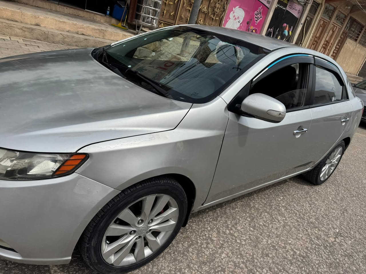 السلام عليكم
للبيع سيراتو موديل 2013 ادوات كصه جنطه 

متوئم ارقام وسنويه شرط الحاسبه السياره جاهزه ما ناقصها برغي تبريد ثلج كير محرك حداديه كفاله مكانها كربلاء 

لاستفسار ‭0771 687 7804‬
