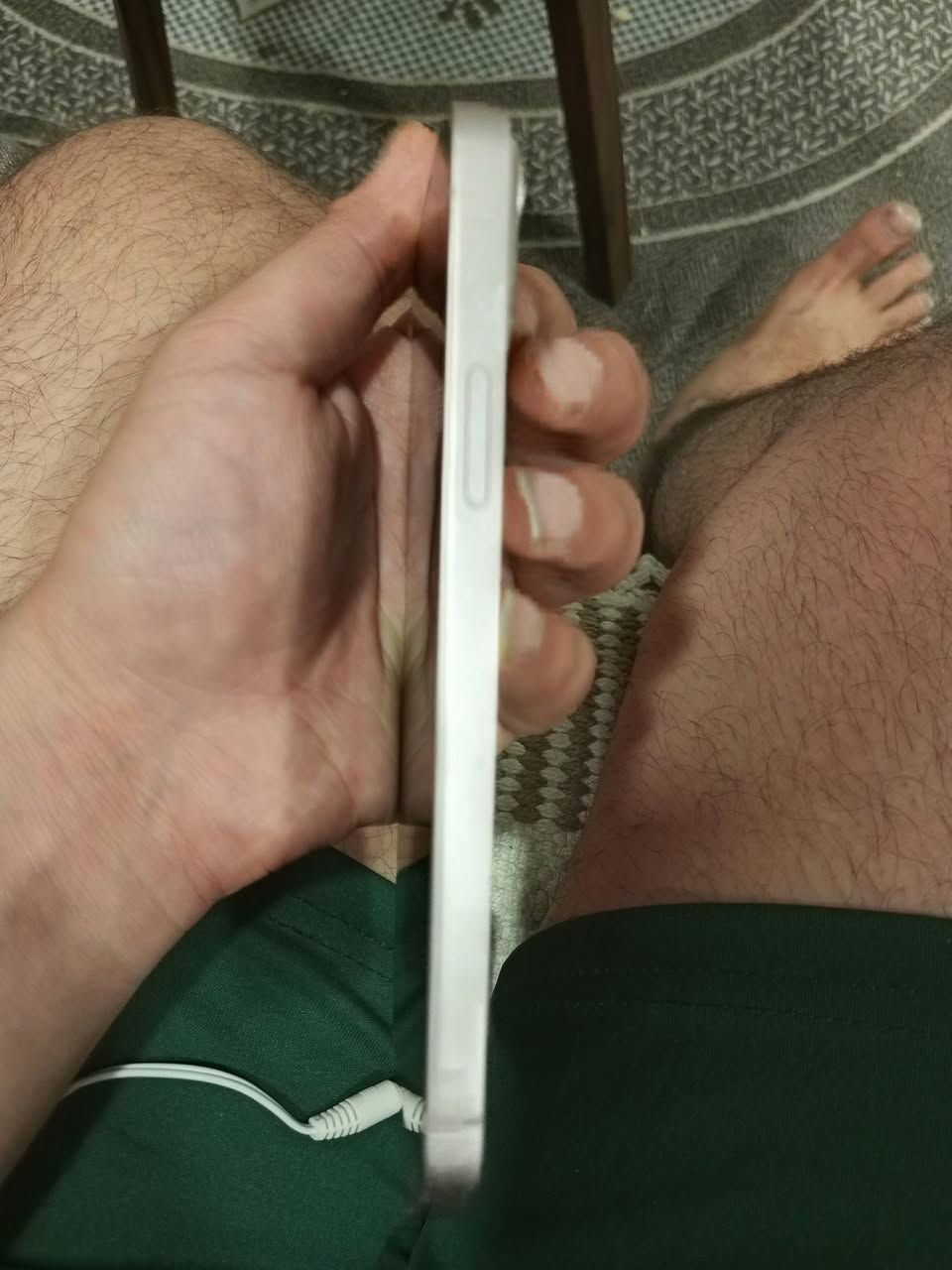 سلام عليكم عندي جاهز ايفون 13 ذاكره 265 بطاريه 80 جاهز ما مفتوح وياه كارتونه نضام ماستر جاهز نضيف 90% بيه نقطه ما تبين بالشاشه  استخدام بيت رايده 500 بيه مجال مكاني بغداد البنوك ***********
