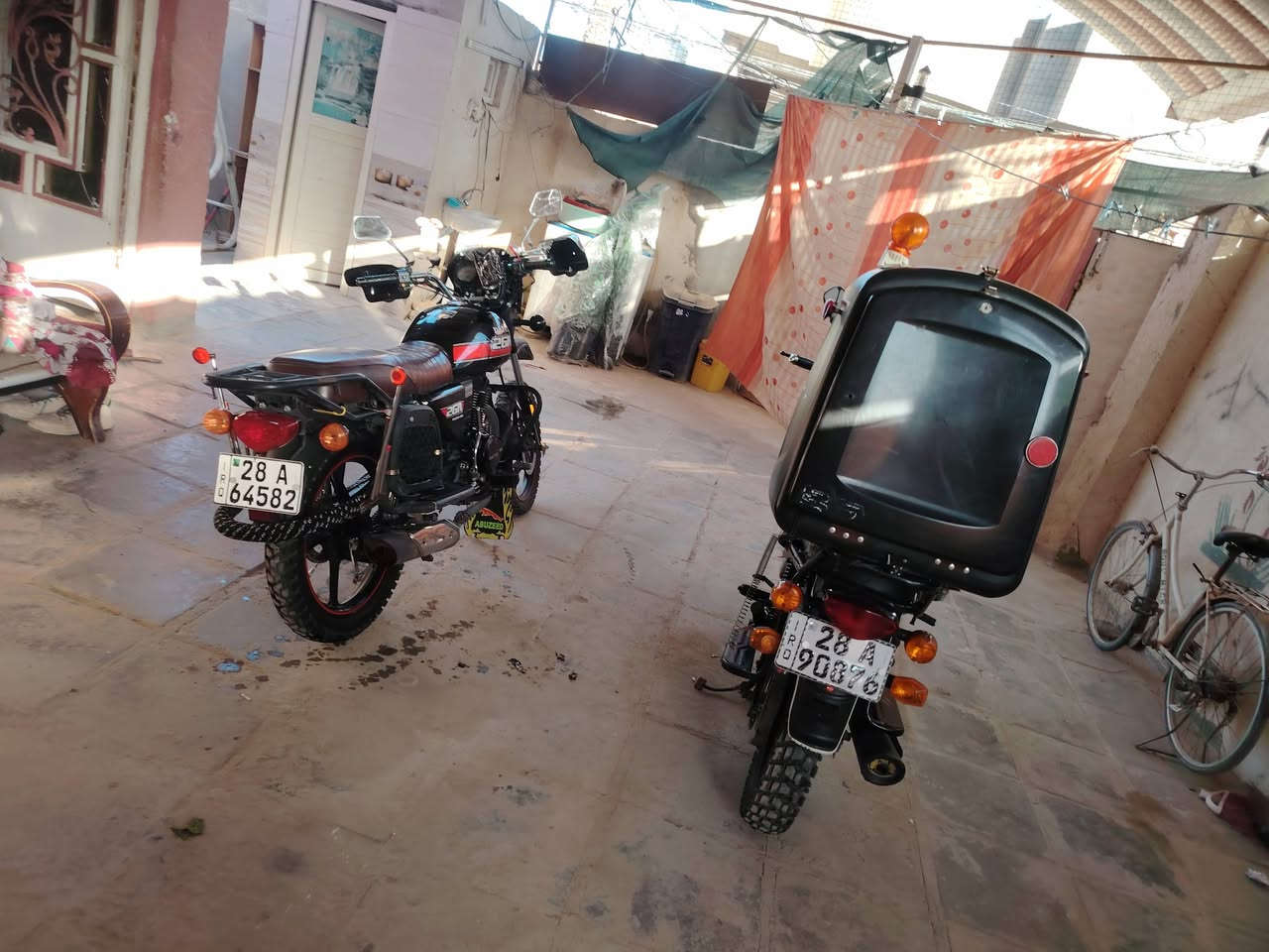 بوكسر رقم وسنويه نجف مداور نفس اليوم مديل22 للبيع ***********
