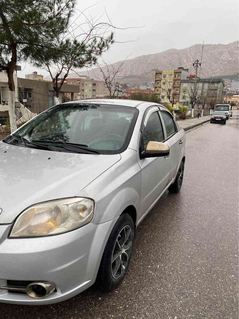 سلام وعليكم
افيو 
2009 
كير توماتيك 
باب السايق صبغ فقط 
كير محرك بشرط 
طخم تايرات جديد طخم امامي جديد سيارا بدون مصرف 
مكان دهوك 
سعر 75 ومجال 
*********** دهوك, العراق
