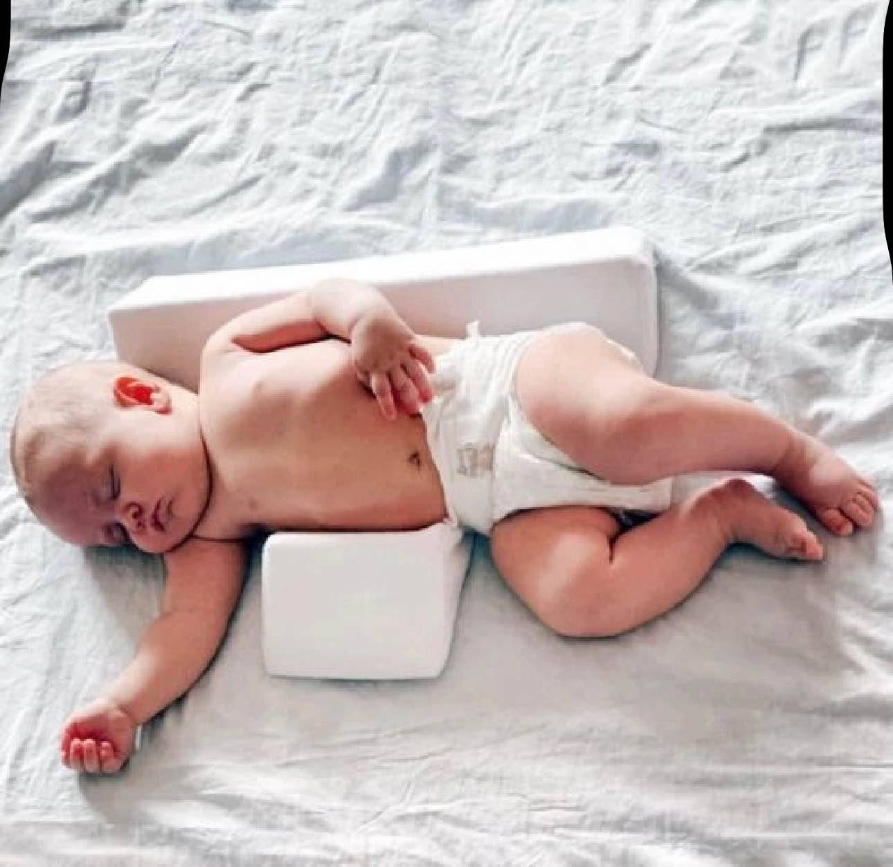 This product is an infant anti-roll pillow or side sleeper wedge, designed to keep newborns in a fixed position during sleep or supervised time. It typically consists of a large triangular wedge to support the infant's back or side and a smaller wedge to prevent them from rolling. أربيل, العراق


**إذا كنت صاحب هذا الإعلان وتريد حذفه لأي سبب، رجاءا أرسل رسالة إلى الدعم الفني**