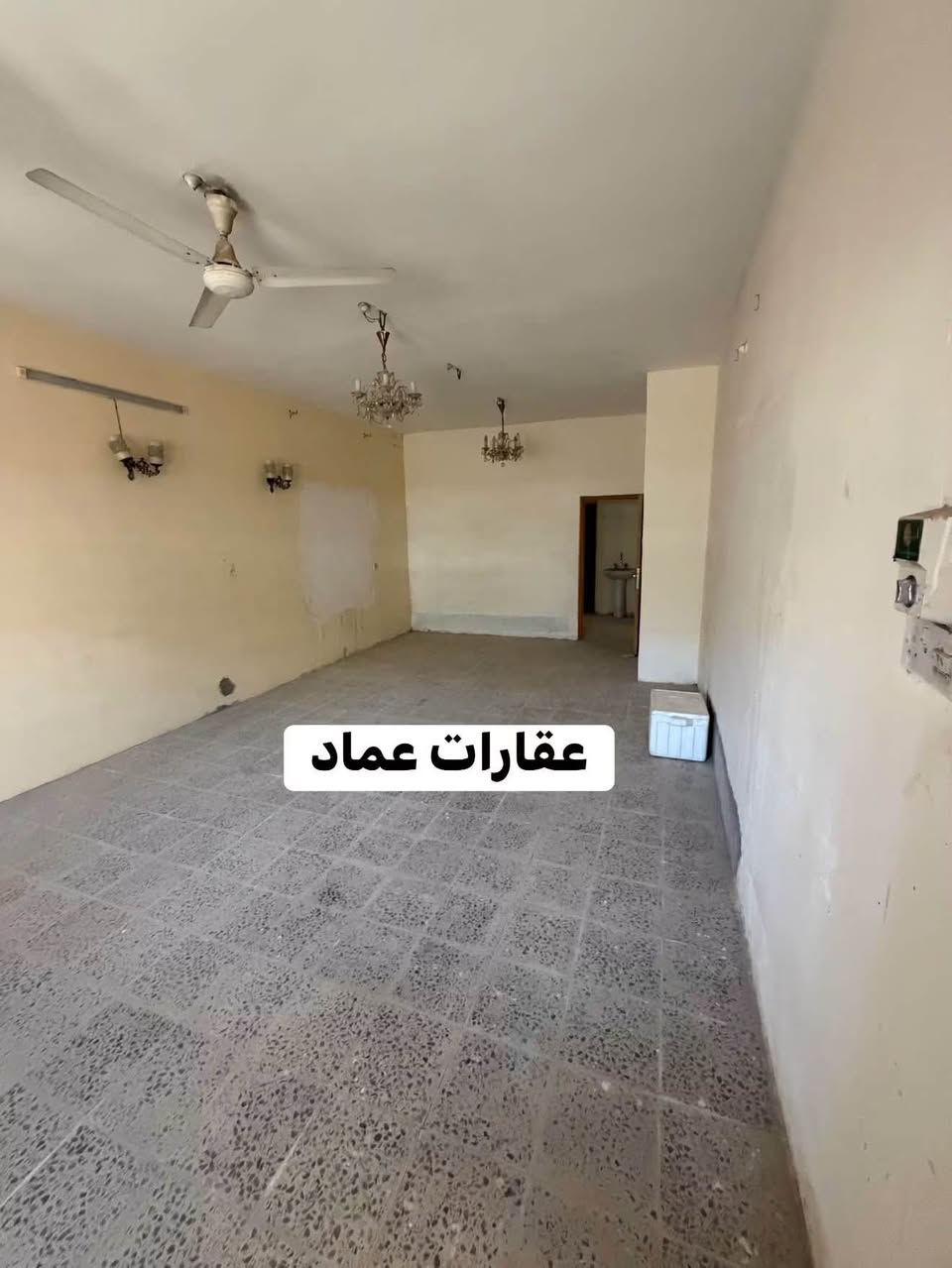 🏡 فرصة لا تُعوَّض – بيت للبيع في حي الخضراء 🔥
إذا تبحث عن بيت بموقع ممتاز ومساحة كبيرة، فهذا العرض مناسب إلك.

📐 المساحة: 300 متر مربع
🏠 عدد الطوابق: قاطين
🛏️ عدد الغرف: 4 غرف
🔨 الحالة: يحتوي على بعض النواقص، مما يمنحك فرصة لتحديثه وتشطيبه بالشكل الذي يناسب ذوقك.

📍 الموقع: حي الخضراء – شارع 10، قرب بيت الحاج مهدي العران، وعلى شارع رئيسي.

📞 للاستفسار والمعاينة زوروا مكتبنا معمل ادويه عمارة الخيرات عقارات عماد البازي 
***********

📩 تواصل الآن ولا تفوّت هذه الفرصة.
