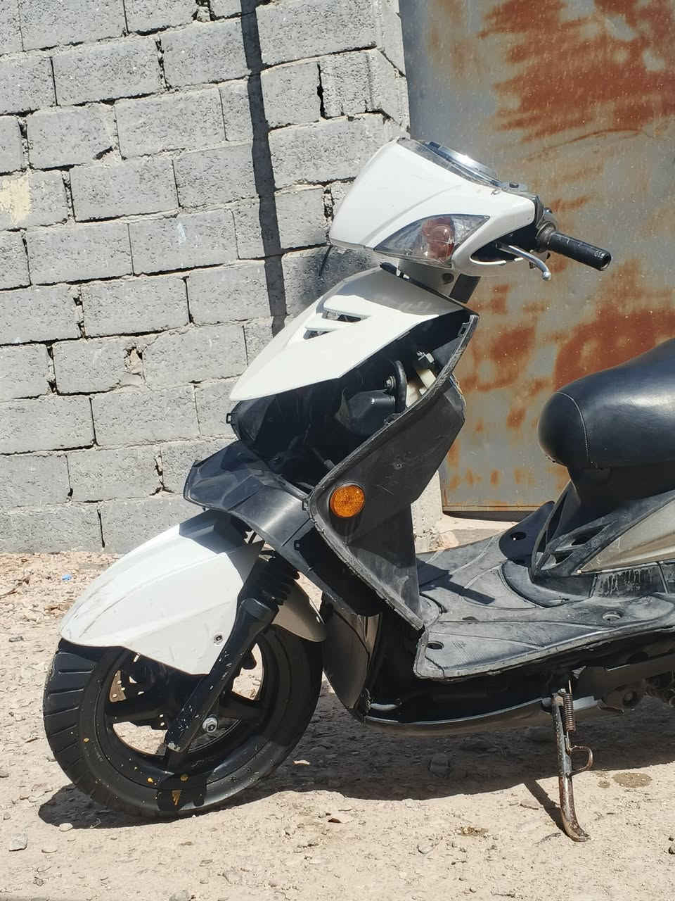السلام عليكم 

فحل مكينه 59 مكفوله من نضوح وتبخير وخشونه وبكن واكسل شلعه ومعدل شرط فوك الـ 110 شغاله نكره سلف وهندر كهربائيات شغاله من الطول للطول اشاير يمنه يسره بكلايت خليه دبل اشاره صالنصه بوري عدل تفصال وبوشتها البلاديه موجوده نقصها بصيط بس سيم بريك ولايت ترايك وين ميعجبك السعر 350 وبيها مجال للطيبين او مراوس بعدله مال لعب او منغولي حربيه نضيفه


**إذا كنت صاحب هذا الإعلان وتريد حذفه لأي سبب، رجاءا أرسل رسالة إلى الدعم الفني**