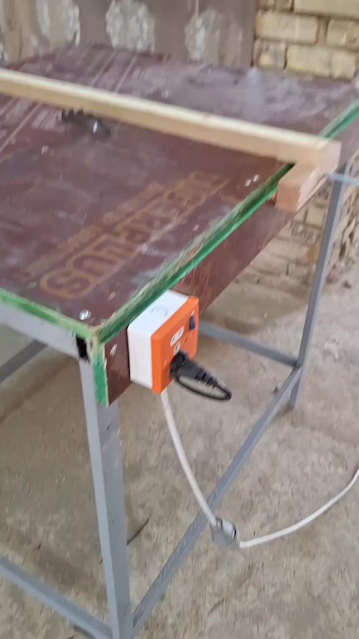 ميز تشريح نجارين ماركت انجيكو للبيع 
المكان حله ورديه خارج قرب جامع العكام 
***********
